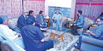 CM Omar meets delegations at Raabita Office