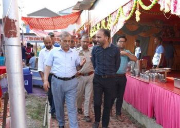 SANJY 2025: DC Bandipora undertakes Inspection of Shadipora Transit Camp, reviews facilities for Yatris