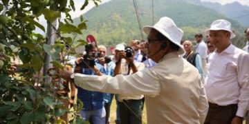 Shivraj Singh Chouhan Visits SKUAST-K Horticulture Gardens; Holds Stakeholder Meeting on Agriculture and Allied Sectors
