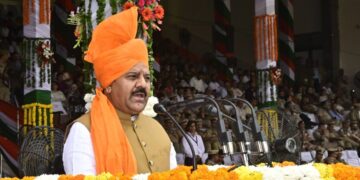 CM Unveils His Govt’s 10-Month Progress Report Before People
