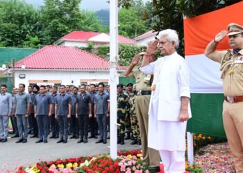 CM Unveils His Govt’s 10-Month Progress Report Before People
