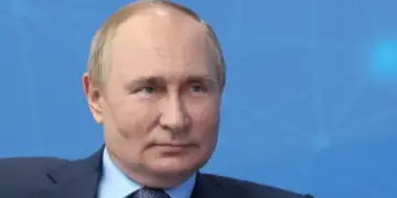 Putin Signs Law Expanding Grounds for Revoking Naturalized Russian Citizenship
