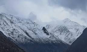 Sonamarg receives season’s first snowfall, rains damp J&K