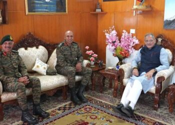 Army Commander Northern Command calls on LG Ladakh, Discusses Leh Situation
