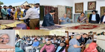 Kashmiri Carpets Get a Makeover: Union Textiles Secy Rolls Out Modern Looms