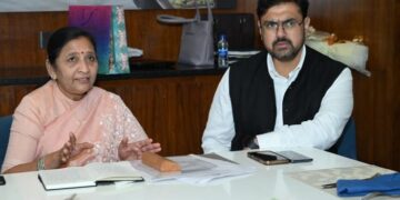 Satish Sharma meets Union MoS Nimuben Jayantibhai Bambhaniya