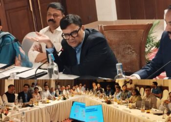 Union Secretary DoSEL inspects various schools in Srinagar, Budgam districts
