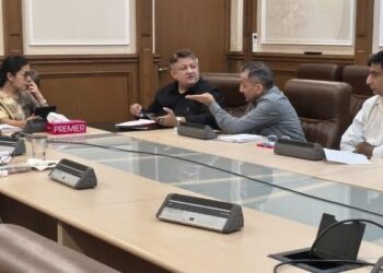 Secretary Transport chairs meet on issues, grievances of transporters