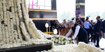 Chief Minister Omar Abdullah Leads Solemn Tributes to Fallen Heroes at Zewan Memorial