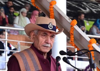 “Always Ready”: LG Sinha’s Stern Call to J&K Police on Eliminating Terror Threats 