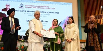 Lieutenant Governor felicitates J&K’s Craftspersons at Pashmina Artisan Awards Ceremony at Srinagar