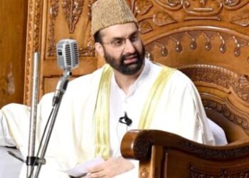 Mirwaiz pays tribute to Sheikh-ul-Alam (RA) on Urs