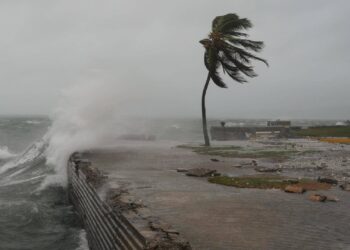 Hurricane Melissa Devastates Jamaica, Kills Seven as it Barrels Towards Cuba