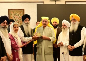 SGPC Delegation Meets LG, Discusses Welfare Of Sikh Community In J&K