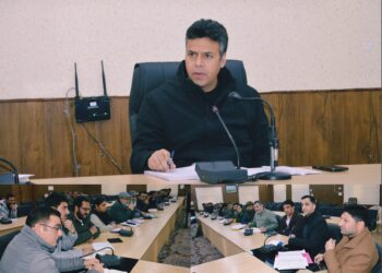 DC Budgam reviews winter preparedness