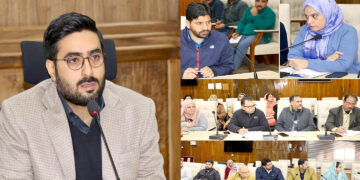 DC Srinagar reviews functioning of Kissan Khidmat Ghars established under HADP