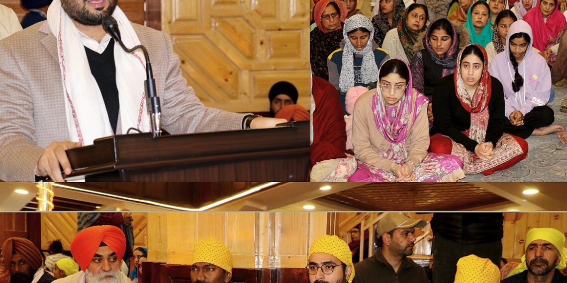 DC, SSP Srinagar visit Gurudwara Chhati Padshahi, Extends Greetings on the occasion of Prakash Diwas of Guru Nanak Dev Ji