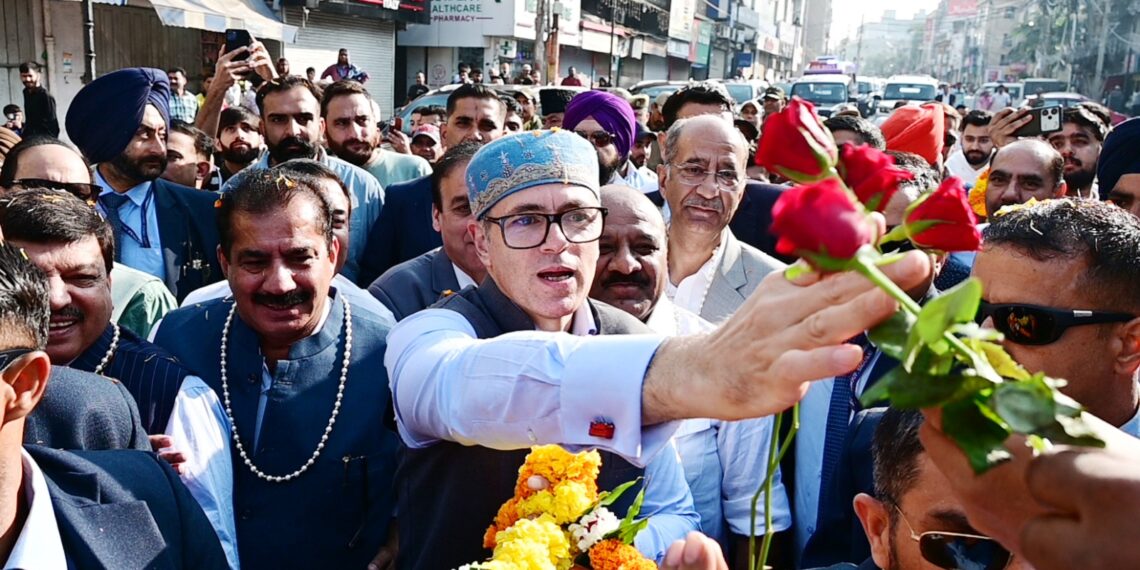 Jammu accords warm welcome to CM Omar Abdullah on arrival after Darbar Move