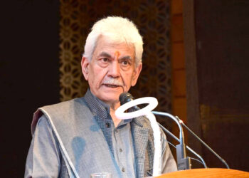 Lieutenant Governor attends the Foundation Day celebration of 13 States and UTs at Raj Bhawan