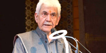 Lieutenant Governor attends the Foundation Day celebration of 13 States and UTs at Raj Bhawan
