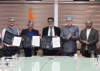CM Omar Abdullah advocates collaboration of Industries with National Stock Exchange