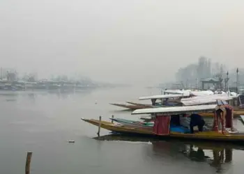 Amid dry spell, cold wave deepens in Kashmir