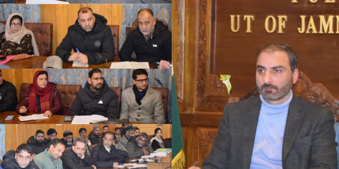 DC Pulwama chairs meeting to review Winter Preparedness