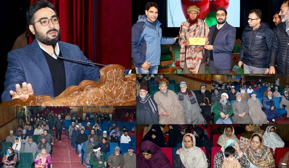 DC Srinagar inaugurates awareness Programme Cum Exhibition for Farmers Under MIDH at Tagore Hall