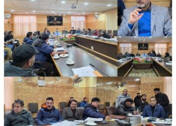 Director SEK reviews Departmental Progress with CEOs of Kashmir Division