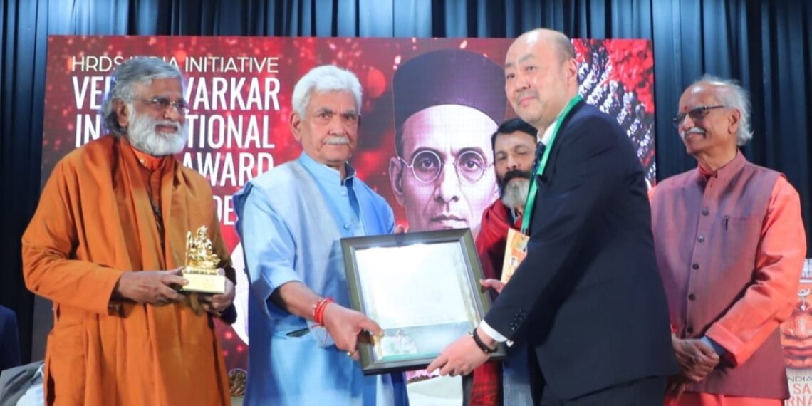 LG attends HRDS India’s ‘Veer Savarkar International Impact Award’ in New Delhi
