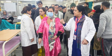 Sakeena Itoo conducts extensive inspection of SMHS Hospital Srinagar