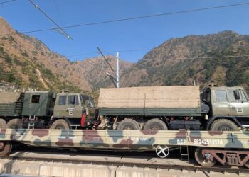 Army inducts tanks, artillery into Kashmir Valley via military special train
