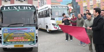 DC Kulgam flags off farmers for Exposure visit to CSKHPKV under HADP